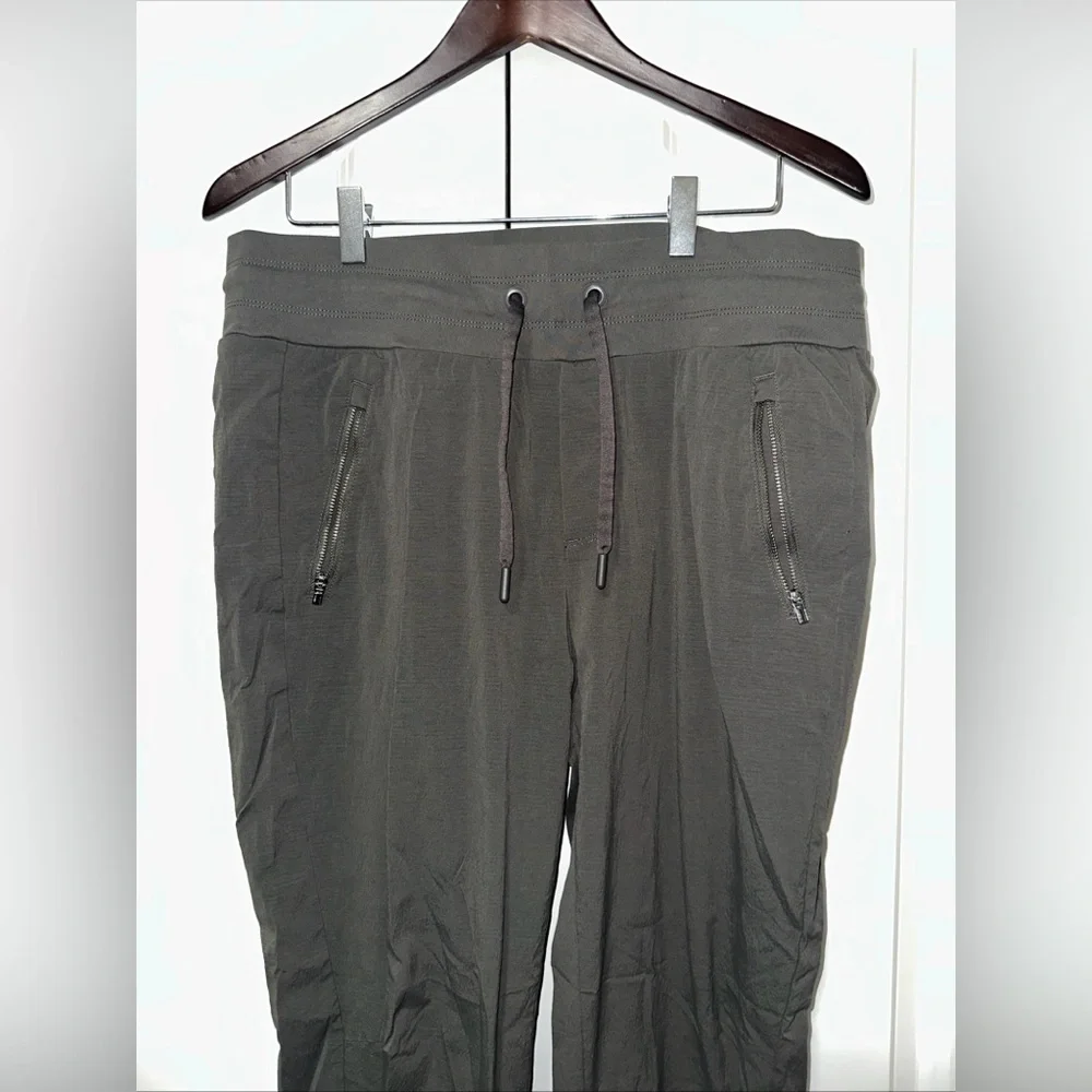 Athleta Trekkie Mid Rise Legacy Jogger Size 12